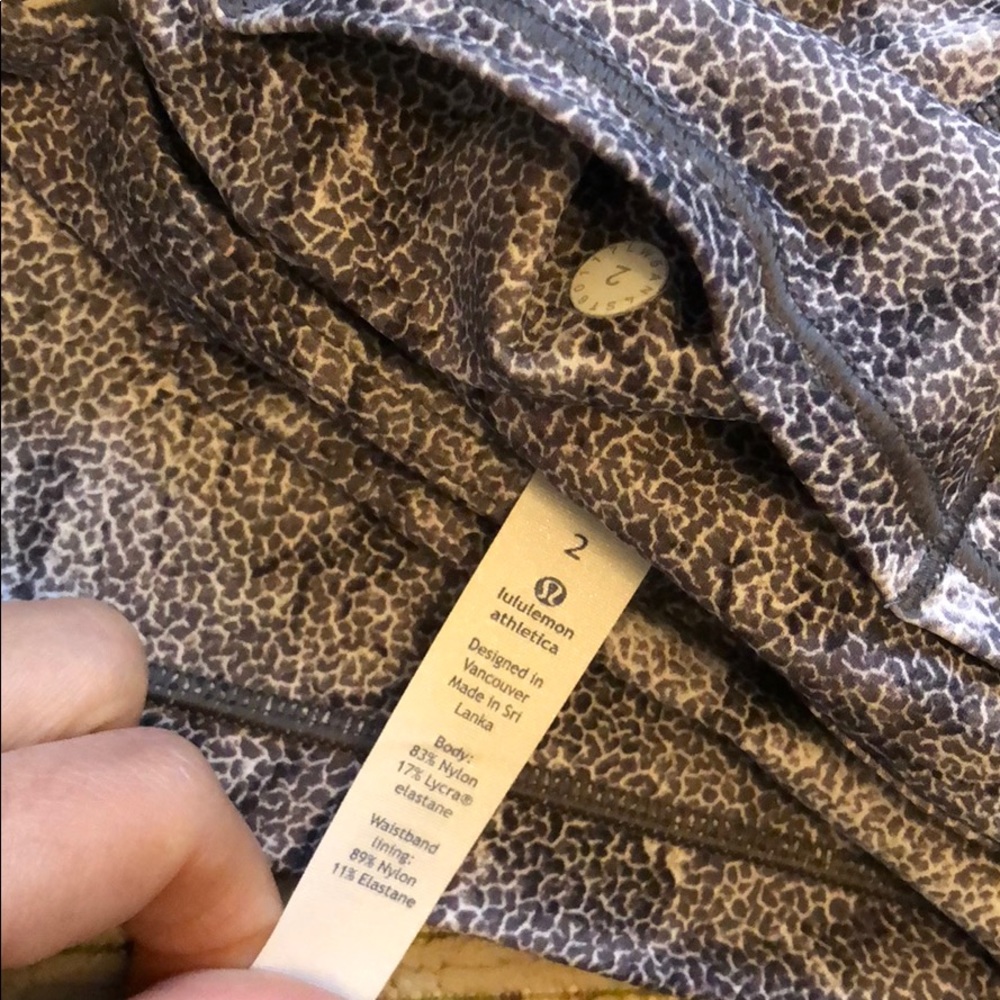 🔴 Sold 🔴 Lululemon Fast & Free Tights sz 2 - Picture 4 of 8